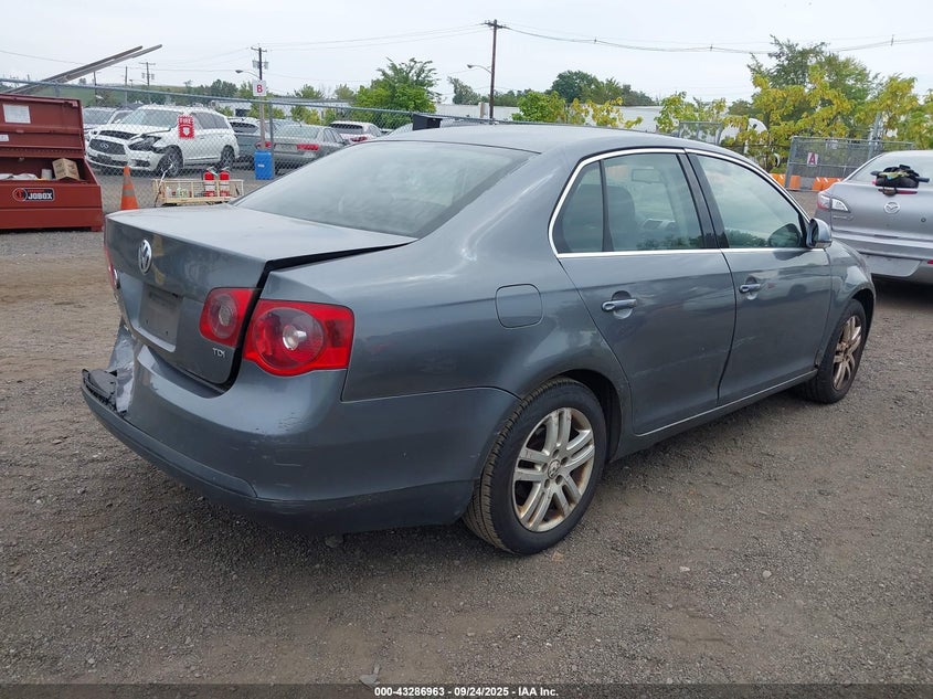 3VWST71K05M647895 2005 VOLKSWAGEN JETTA photo no. 4
