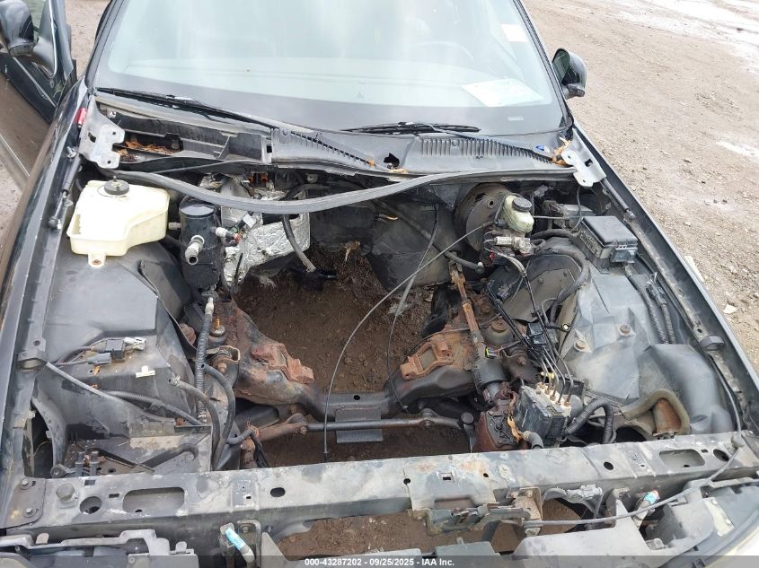 2000 Lincoln Town Car Signature VIN: 1LNHM82W1YY936080 Lot: 43287202