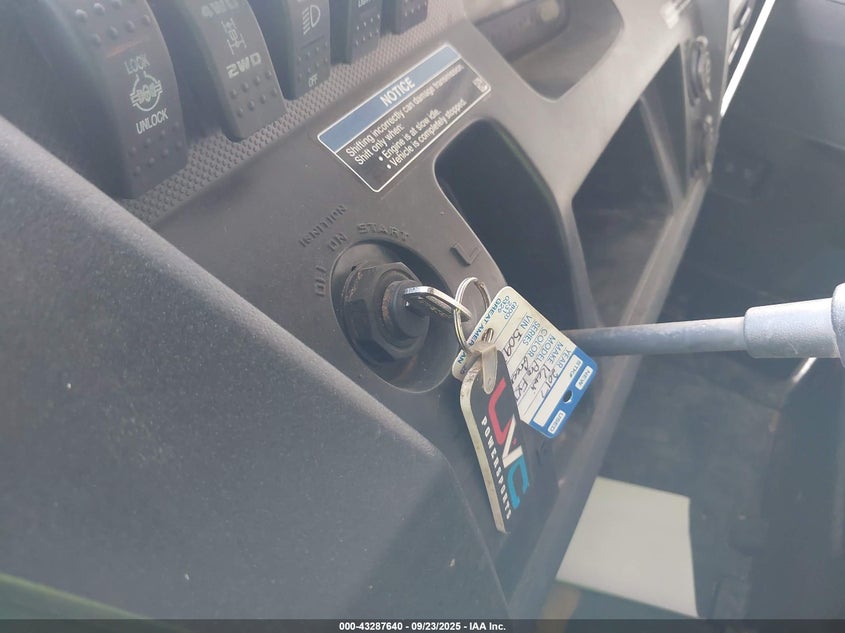 2017 KAWASAKI KAF820 B - JKBAFSB17HB509786