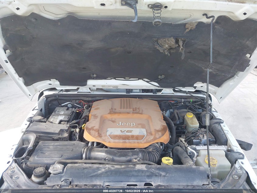 2014 JEEP WRANGLER UNLIMITED SAHARA 1C4HJWEG4EL141510