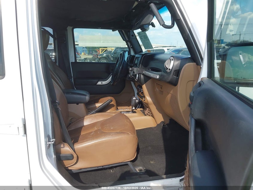 2014 JEEP WRANGLER UNLIMITED SAHARA 1C4HJWEG4EL141510