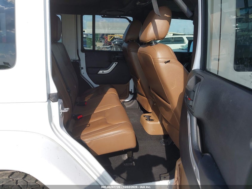 2014 JEEP WRANGLER UNLIMITED SAHARA 1C4HJWEG4EL141510