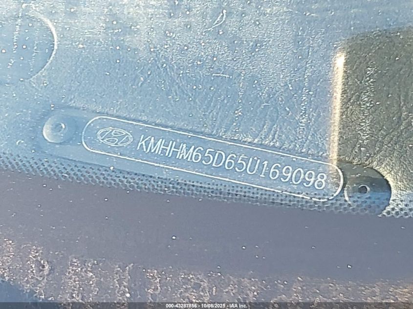 2005 Hyundai Tiburon Gs VIN: KMHHM65D65U169098 Lot: 43287856