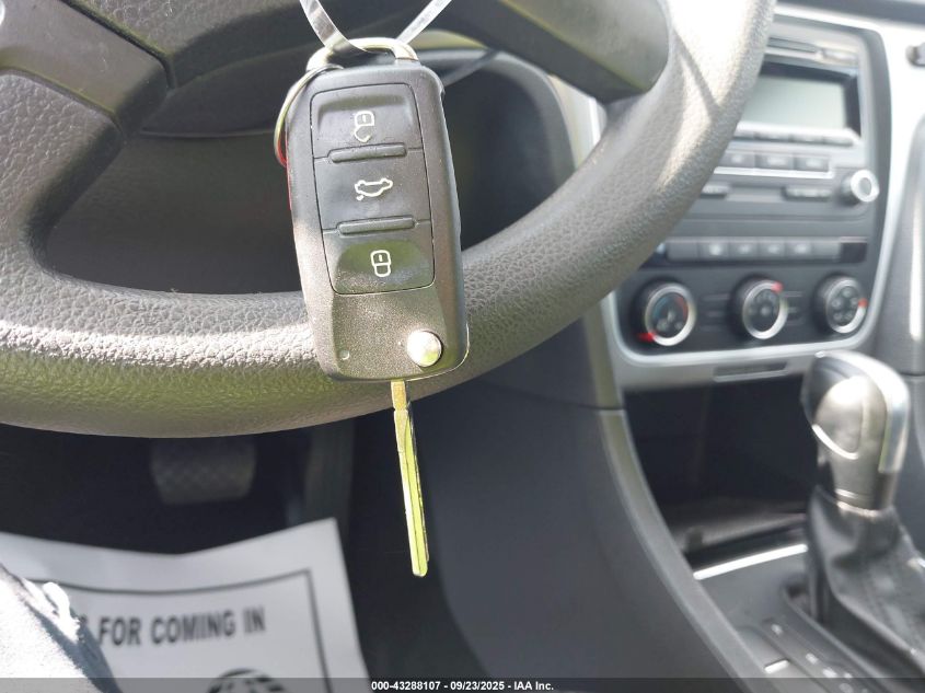 2013 Volkswagen Passat 2.5L S VIN: 1VWAP7A3XDC126370 Lot: 43288107