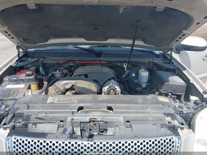 2008 GMC Yukon Denali VIN: 1GKFK638X8J245598 Lot: 43288124