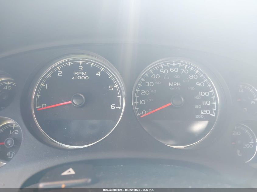 2008 GMC Yukon Denali VIN: 1GKFK638X8J245598 Lot: 43288124