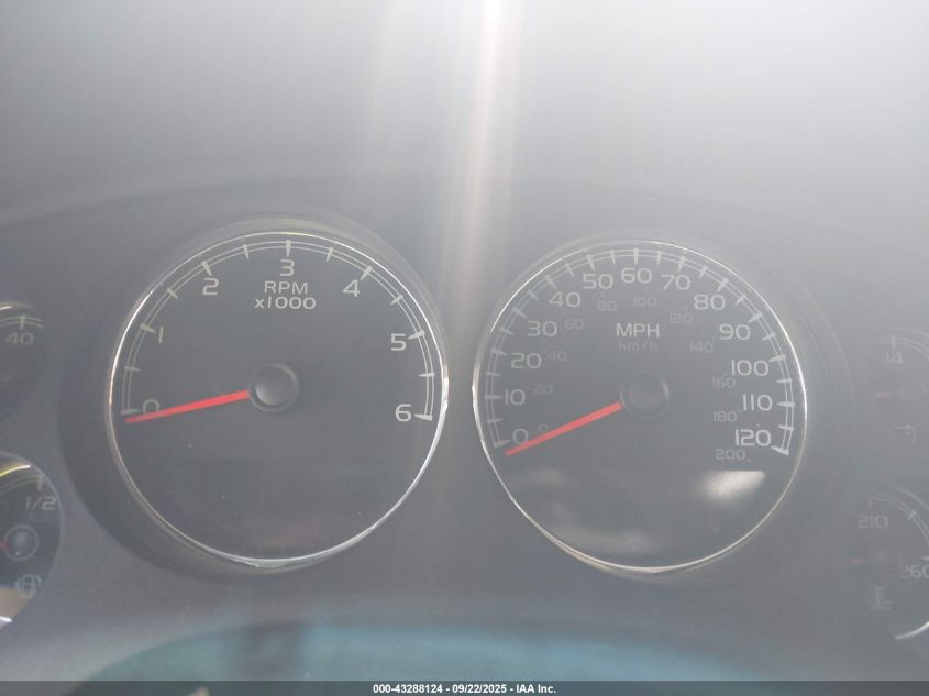 2008 GMC Yukon Denali VIN: 1GKFK638X8J245598 Lot: 43288124