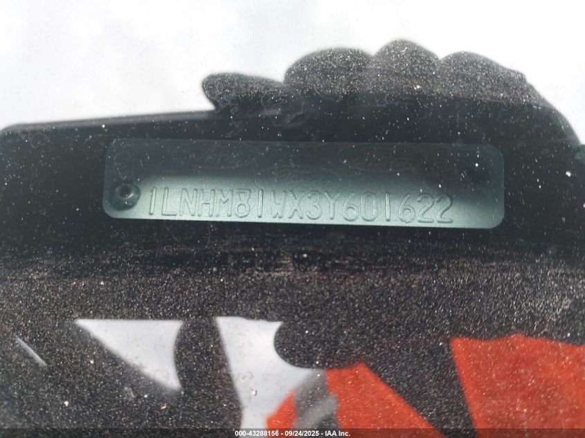 2003 Lincoln Town Car Executive VIN: 1LNHM81WX3Y601622 Lot: 43288156