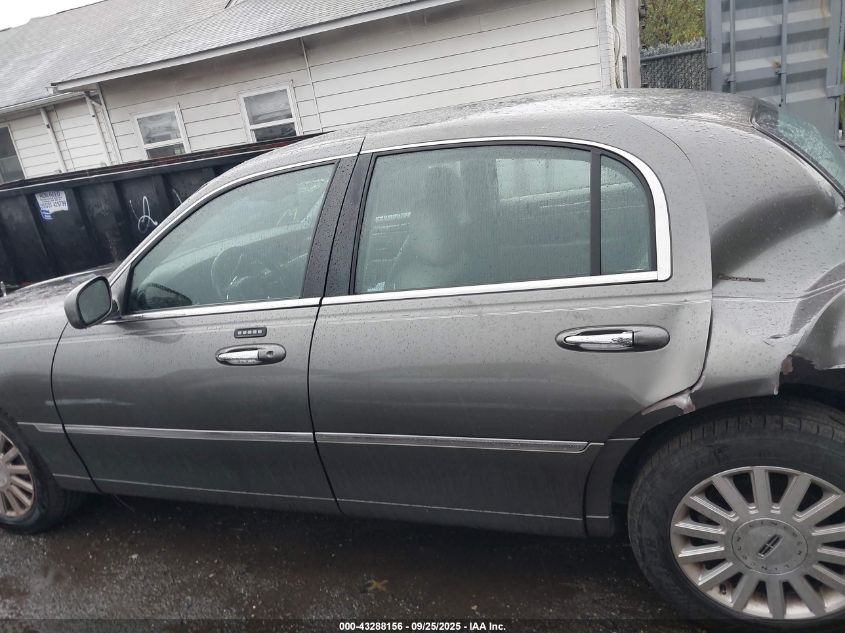 2003 Lincoln Town Car Executive VIN: 1LNHM81WX3Y601622 Lot: 43288156