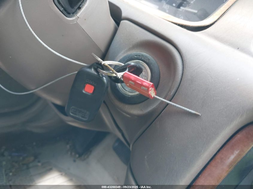 2000 Toyota Camry Le VIN: JT2BG22K5Y0504871 Lot: 43288349