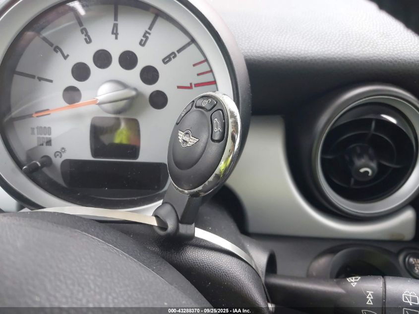 2009 Mini Cooper Clubman VIN: WMWML33599TX33092 Lot: 43288370