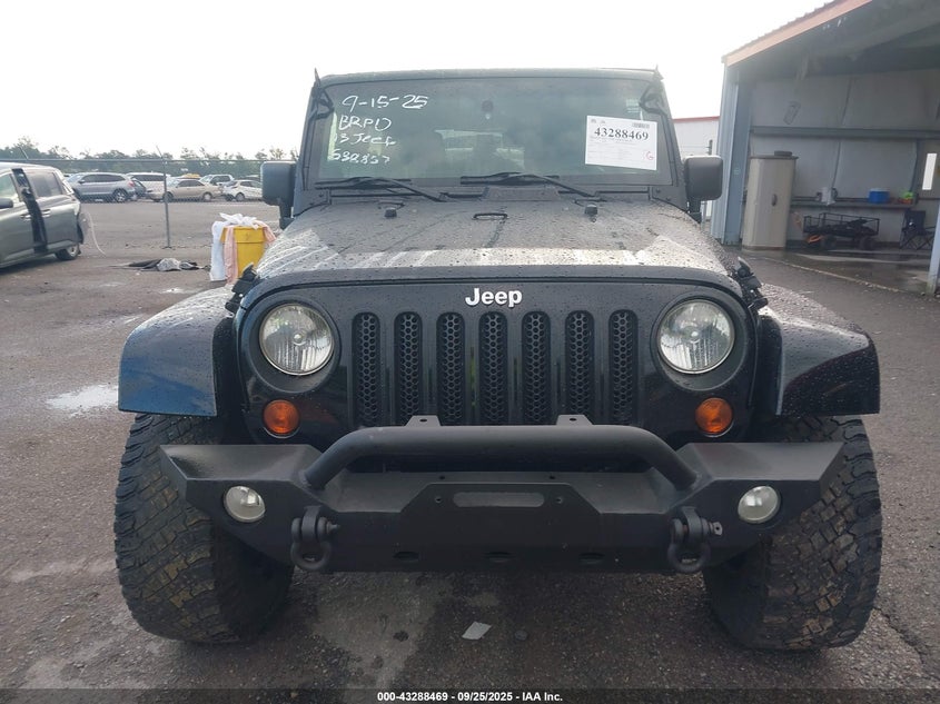 2013 JEEP WRANGLER UNLIMITED SAHARA - 1C4BJWEG5DL538857