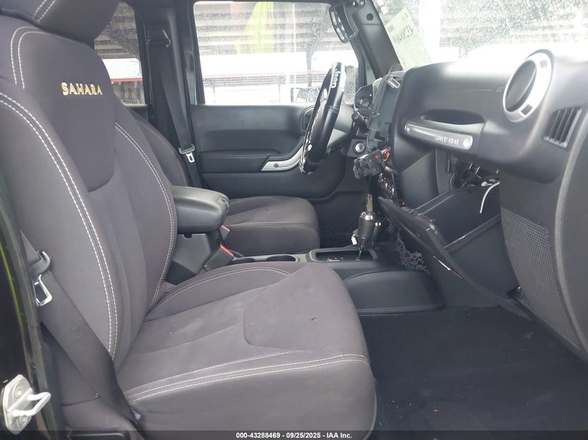 2013 JEEP WRANGLER UNLIMITED SAHARA - 1C4BJWEG5DL538857