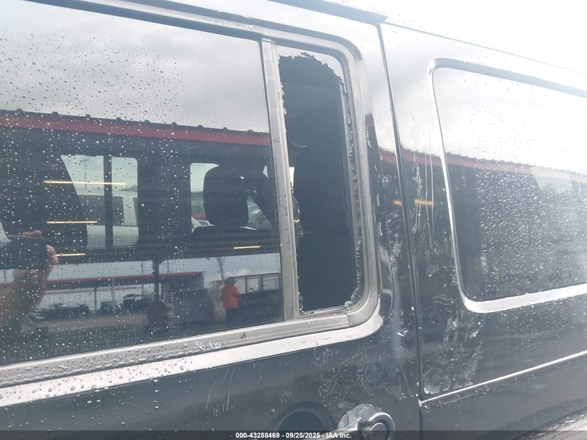 2013 JEEP WRANGLER UNLIMITED SAHARA - 1C4BJWEG5DL538857