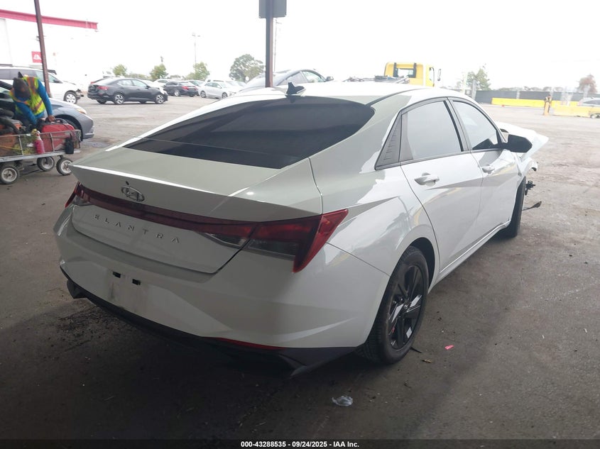 2021 HYUNDAI ELANTRA SEL 5NPLM4AG8MH027931
