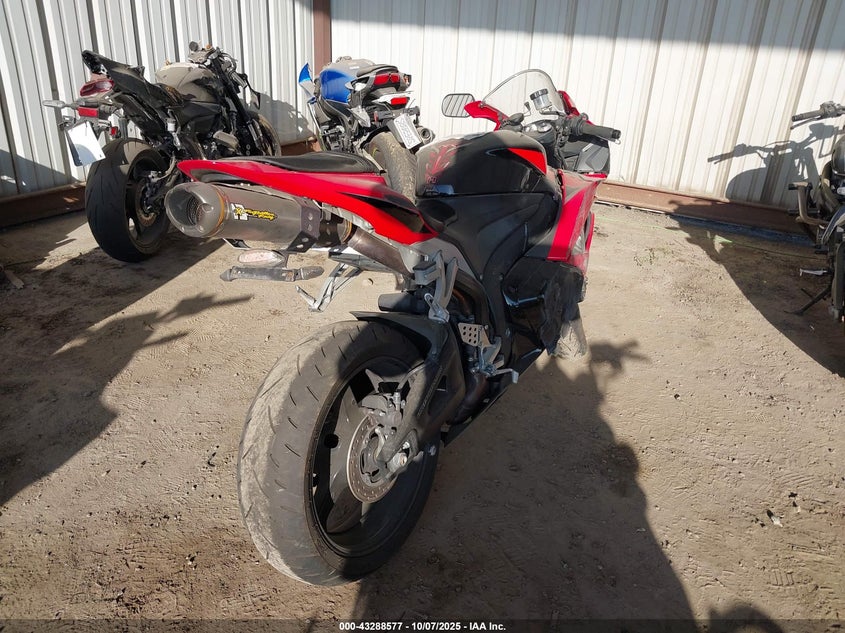 JH2PC40109K200309 2009 HONDA CBR photo no. 4