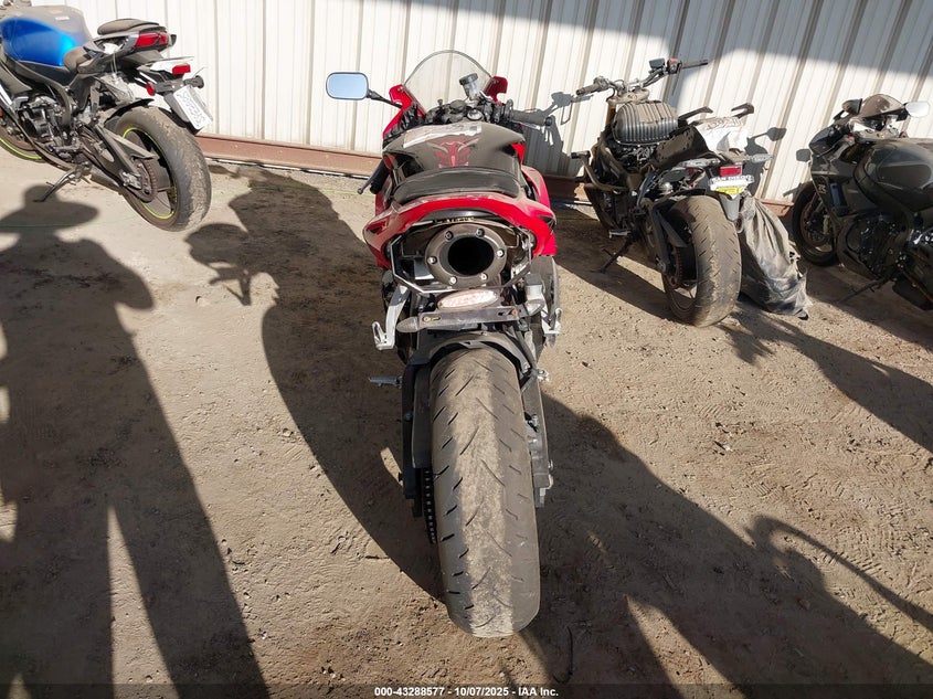 JH2PC40109K200309 2009 HONDA CBR photo no. 6