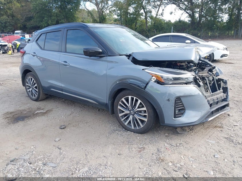 NISSAN KICKS SR XTRONIC CVT