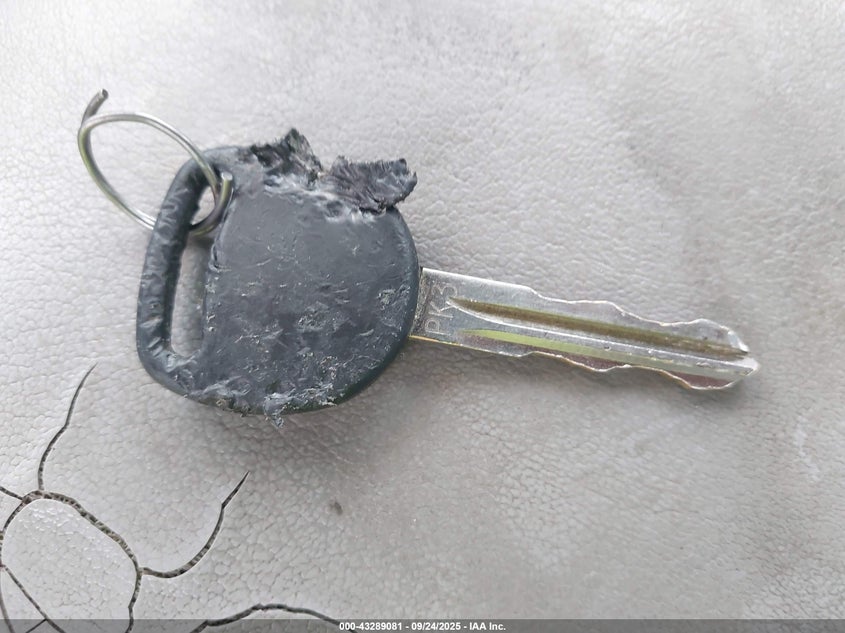 2005 Buick Lacrosse Cxl VIN: 2G4WD532X51301410 Lot: 43289081