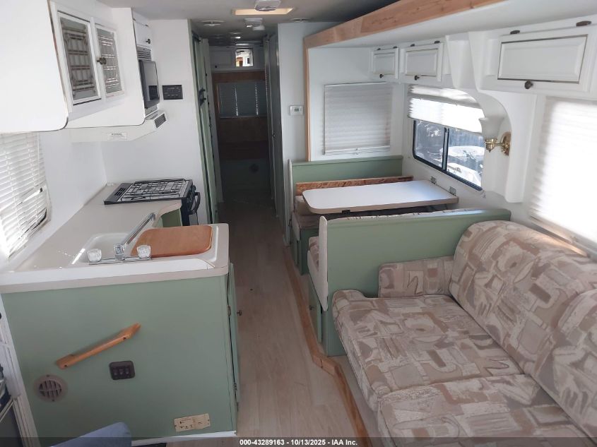 1999 Ford F550 Super Duty Stripped Chass VIN: 3FCMF53S5XJA26693 Lot: 43289163