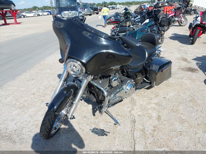 2009 Harley-Davidson Flhx black null null 1HD1KB4189Y667604 photo #3