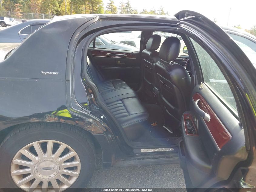 2003 Lincoln Town Car Signature VIN: 1LNHM82W83Y634293 Lot: 43289179