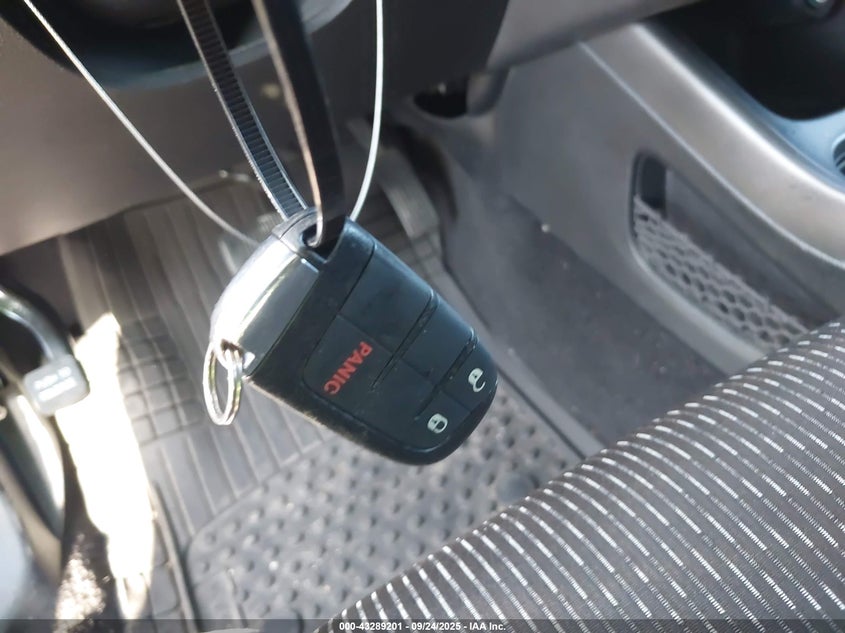 2015 Dodge Journey Se VIN: 3C4PDCAB0FT511370 Lot: 43289201