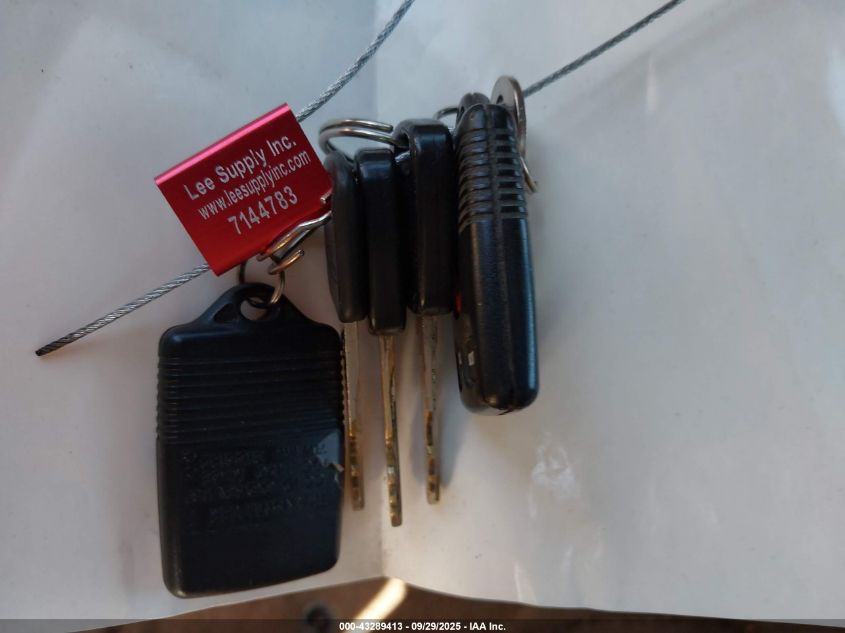 1997 Ford Expedition Eddie Bauer/Xlt VIN: 1FMFU18L8VLC38554 Lot: 43289413