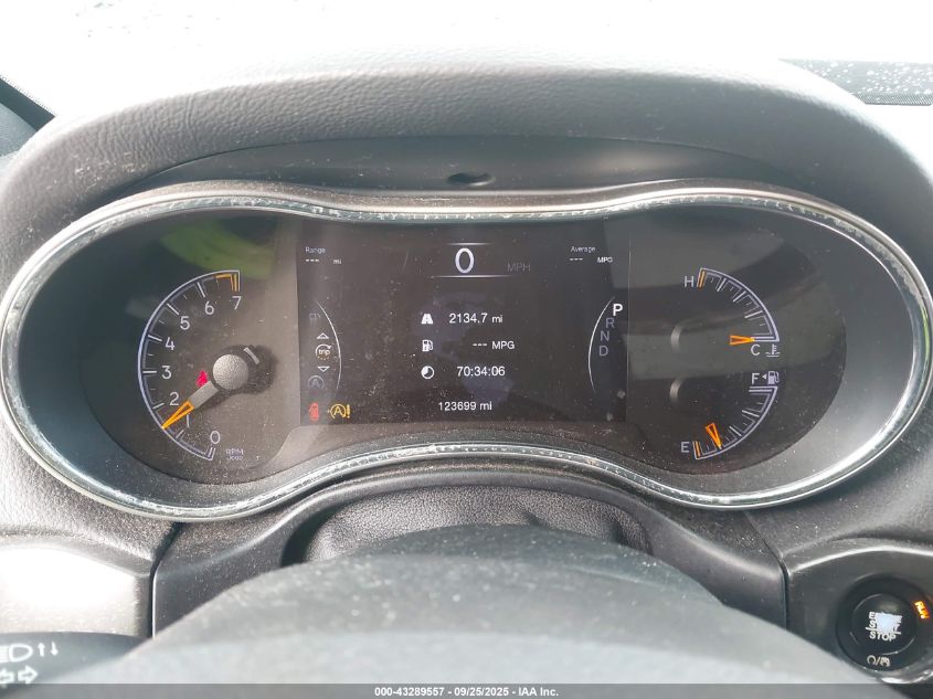 2018 Jeep Grand Cherokee Laredo 4X2 VIN: 1C4RJEAG5JC327202 Lot: 43289557