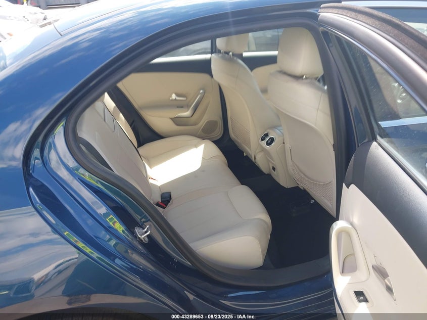 2021 MERCEDES-BENZ A 220 - W1K3G4EB1MJ284481