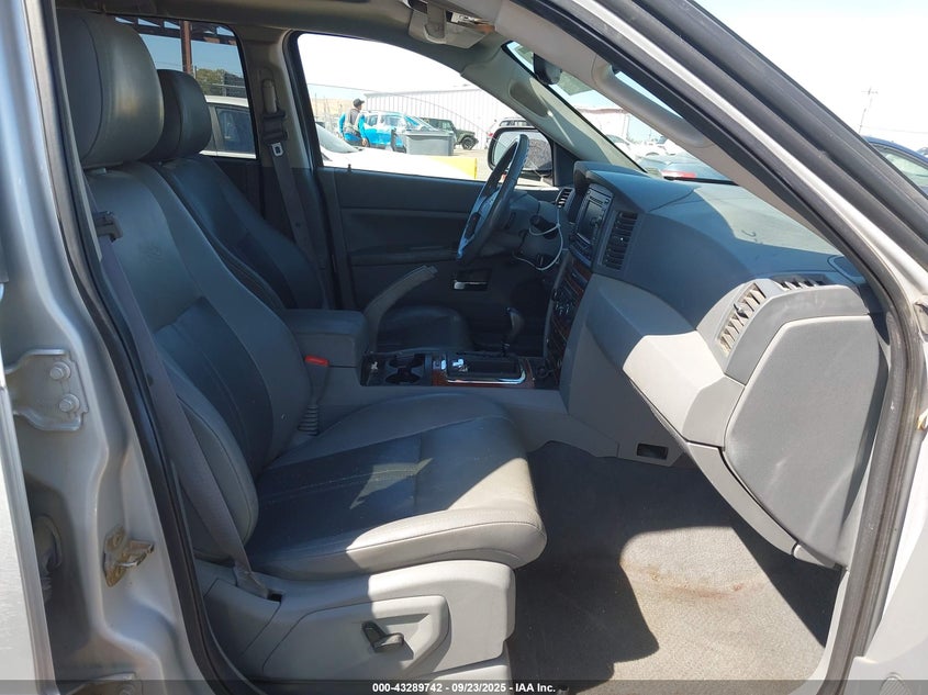 1J4HR582X5C671929 2005 JEEP GRAND CHEROKEE photo no. 5