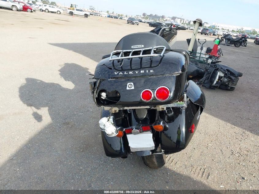 1999 Honda Gl1500 Cf VIN: 1HFSC4117XA000165 Lot: 43289756