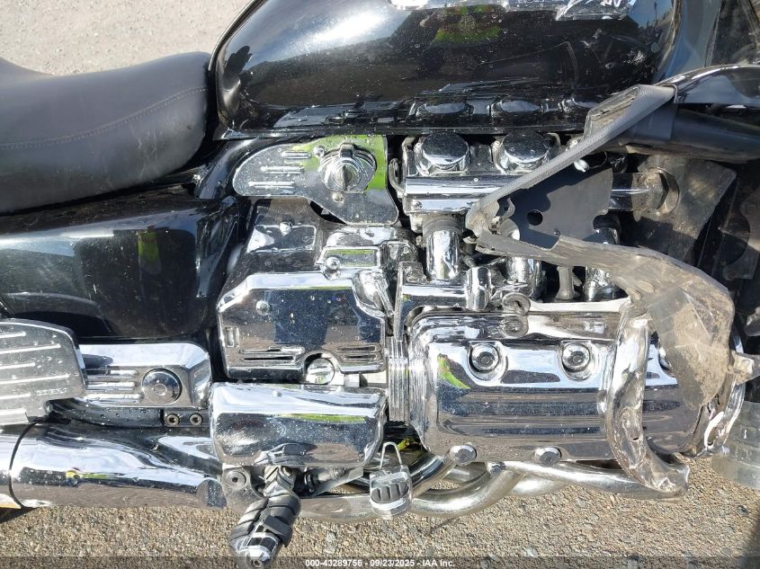 1999 Honda Gl1500 Cf VIN: 1HFSC4117XA000165 Lot: 43289756