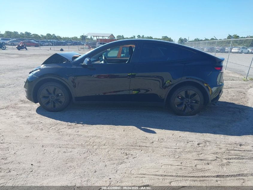 2024 Tesla Model Y Long Range Dual Motor All-Wheel Drive/Rwd VIN: 7SAYGDED8RF205908 Lot: 43289853