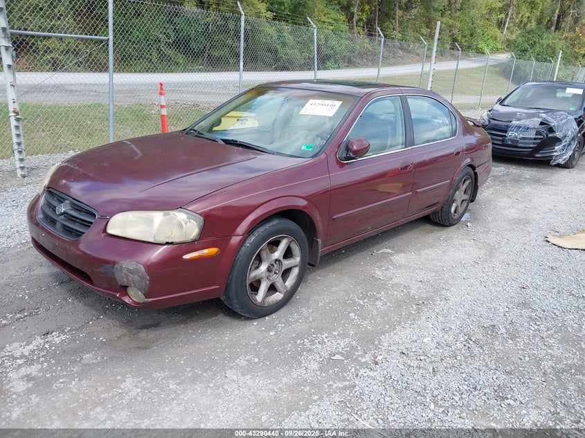 JN1CA31D8YT543803 2000 NISSAN MAXIMA photo no. 2