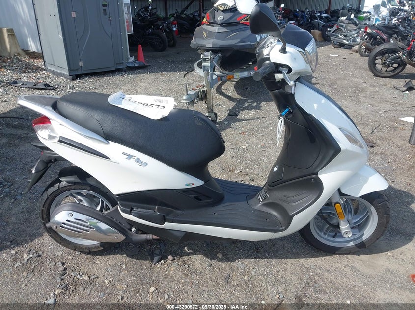 2014 Piaggio Fly 50 VIN: ZAPC526B8E7001526 Lot: 43290572