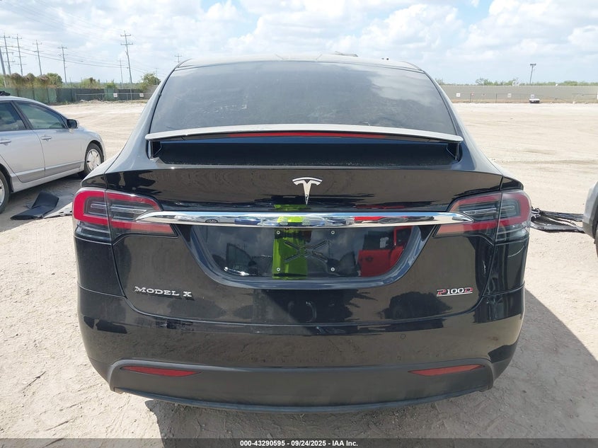 2018 Tesla Model X 100D/75D/P100D VIN: 5YJXCAE40JF118138 Lot: 43290595