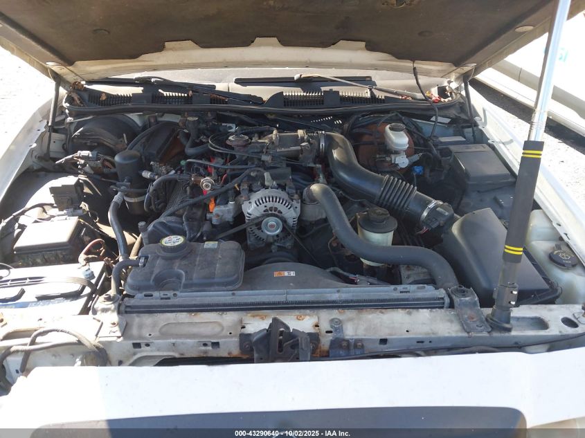 2001 Mercury Grand Marquis Gs VIN: 2MEFM74WX1X709901 Lot: 43290640