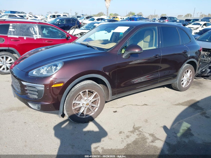 WP1AA2A2XGLA02472 2016 PORSCHE CAYENNE photo no. 2