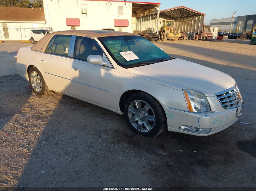 CADILLAC DTS PLATINUM COLLECTION