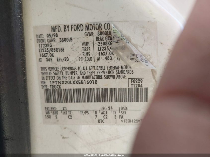 1999 Ford F-250 Lariat/Xl/Xlt VIN: 1FTNX20LXXEB16018 Lot: 43290812