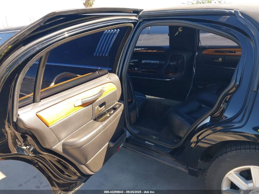 2006 Lincoln Town Car Executive VIN: 1L1FM88W16Y635385 Lot: 43290843