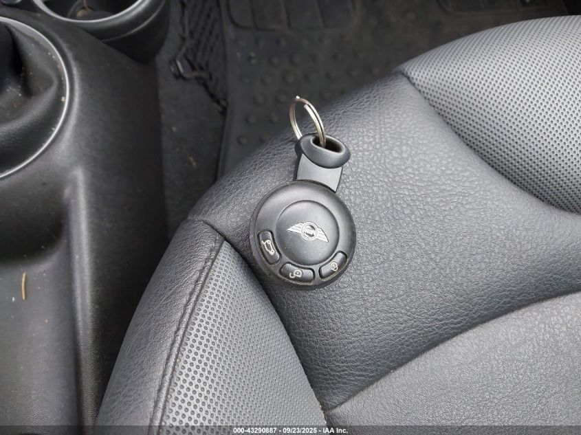 2010 Mini Cooper S VIN: WMWMF7C59ATZ70653 Lot: 43290887