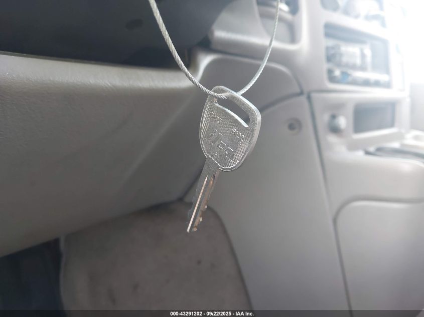 2004 Chevrolet Astro VIN: 1GNDM19XX4B100247 Lot: 43291202