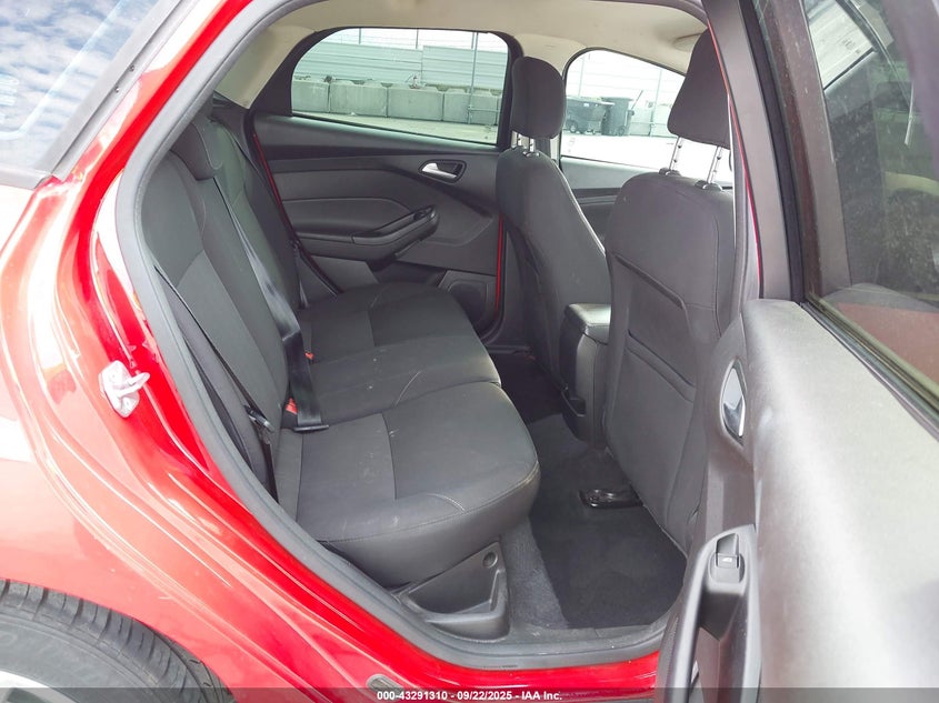 2017 FORD FOCUS SE - 1FADP3K22HL216638