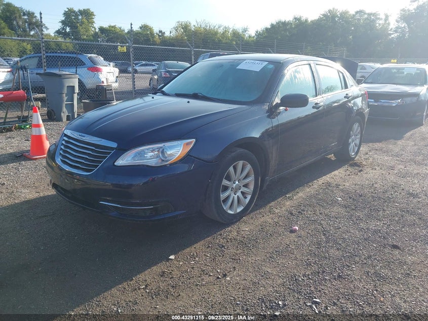 1C3CCBBB5DN539693 2013 CHRYSLER 200 photo no. 2