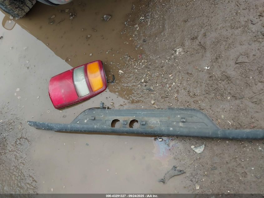 2002 GMC Yukon Slt VIN: 1GKEK13Z82R326874 Lot: 43291327