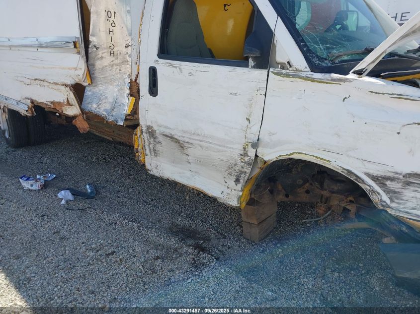 2008 GMC Savana Cutaway Work Van VIN: 1GDJG31K581905210 Lot: 43291457