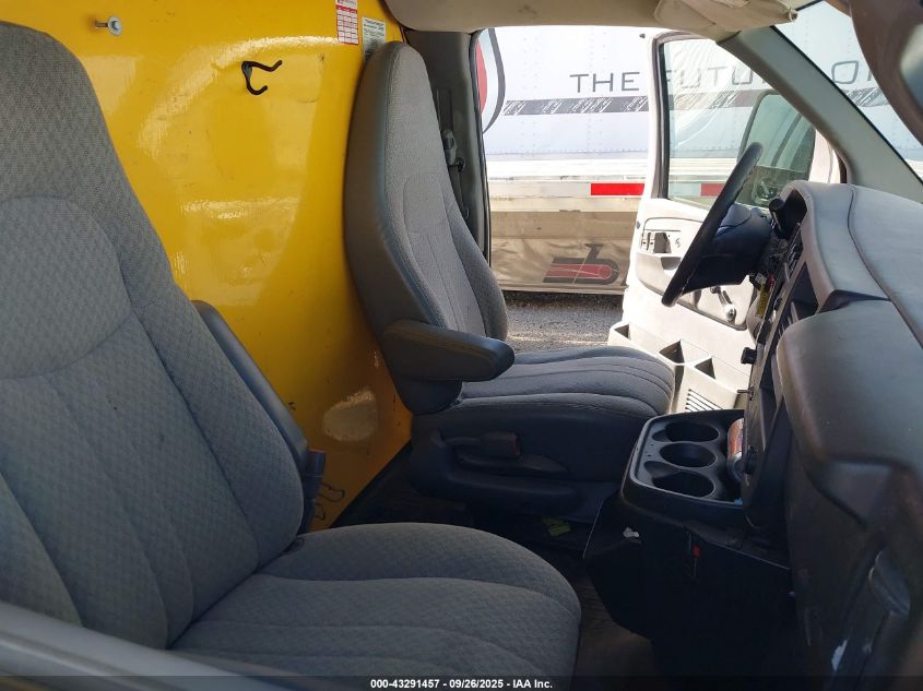 2008 GMC Savana Cutaway Work Van VIN: 1GDJG31K581905210 Lot: 43291457