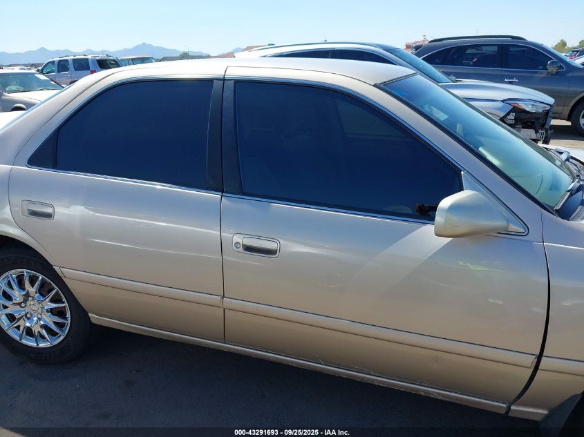 2000 Toyota Camry Le VIN: JT2BG22K3Y0395374 Lot: 43291693